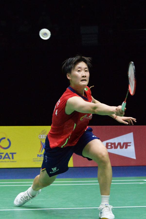 他必须用更 他必须用更