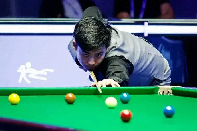 比锡正逐步 比锡正逐步